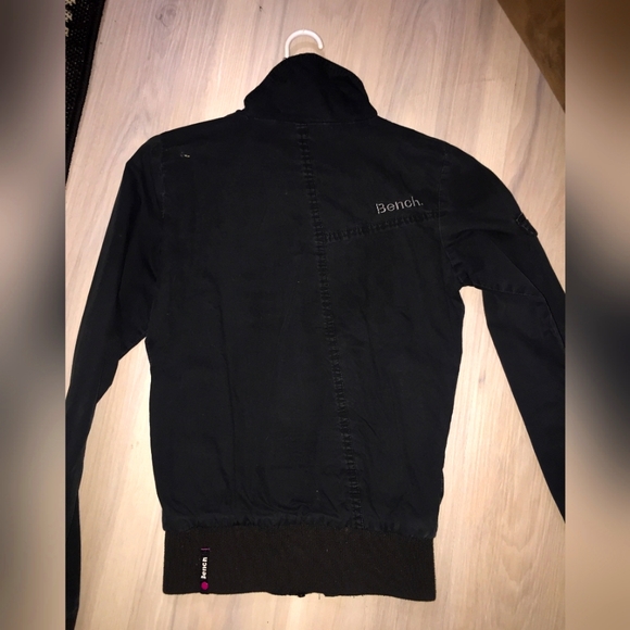 small bench jacket - Picture 1 of 3